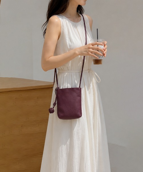 Miniministore(ミニミニストア)の「結びチャーム付き ミニショルダーバッグ(ショルダーバッグ・レディース・ブルーグリーン/ブラック/パープル/ダークベージュ/キャメル・FREE)」の16枚目の写真