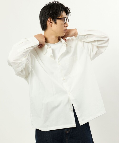 FREAK'S STORE(フリークスストア)の「限定展開 ワイドシルエット スピンドル レギュラーカラーシャツ / ヘムコード(シャツ/ブラウス・メンズ・ブラック系その他/チャコールグレー/ブラック/ホワイト/ブラウン系その他/ブルー系その他/サックスブルー/ベージュ・LARGE/MEDIUM/SMALL)」の2枚目の写真
