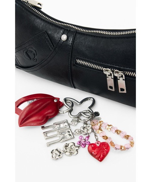 Desigual(デシグアル)の「Quilted Heart Shoulder Bag / キルティッドハートショルダーバッグ(ハンドバッグ・レディース・ブラック・FREE)」の8枚目の写真