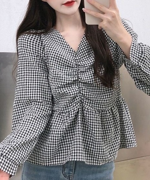 lulufa(ルルファ)の「Vネックギャザーギンガムチェックペプラムブラウス(シャツ/ブラウス・レディース・ブルー/ブラック・FREE)」の12枚目の写真