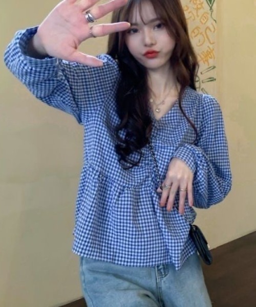 lulufa(ルルファ)の「Vネックギャザーギンガムチェックペプラムブラウス(シャツ/ブラウス・レディース・ブルー/ブラック・FREE)」の19枚目の写真