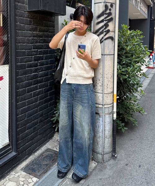 Chikashitsu +(チカシツプラス)の「【Chikashitsu +】oil wash semi flare denim pants / 【チカシツプラス】オイルウォッシュセミフレアデニムパンツ(デニムパンツ・メンズ・ブルー・L/M/S)」の17枚目の写真