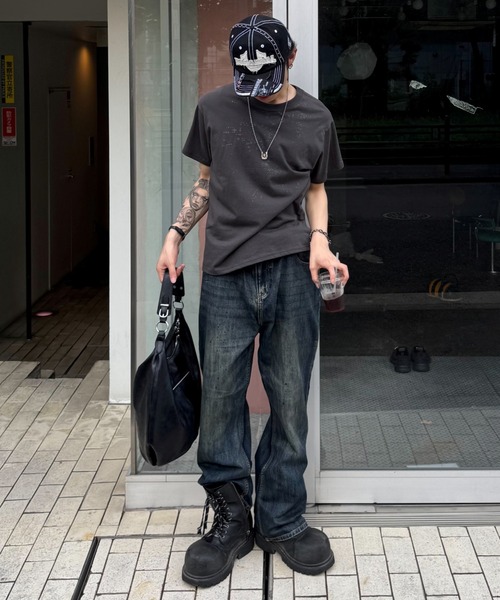 Chikashitsu +(チカシツプラス)の「【Chikashitsu +】oil wash semi flare denim pants / 【チカシツプラス】オイルウォッシュセミフレアデニムパンツ(デニムパンツ・メンズ・ブルー・L/M/S)」の4枚目の写真