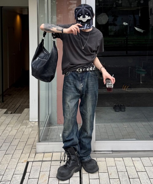Chikashitsu +(チカシツプラス)の「【Chikashitsu +】oil wash semi flare denim pants / 【チカシツプラス】オイルウォッシュセミフレアデニムパンツ(デニムパンツ・メンズ・ブルー・L/M/S)」の3枚目の写真