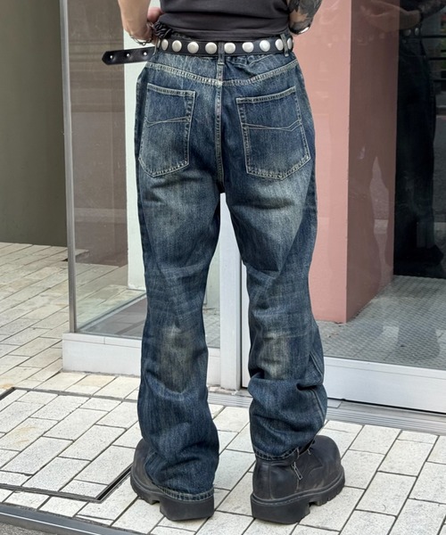 Chikashitsu +(チカシツプラス)の「【Chikashitsu +】oil wash semi flare denim pants / 【チカシツプラス】オイルウォッシュセミフレアデニムパンツ(デニムパンツ・メンズ・ブルー・L/M/S)」の12枚目の写真