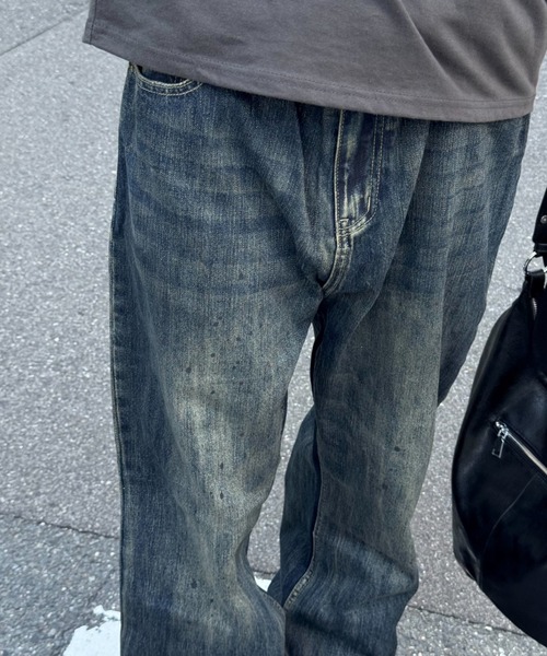Chikashitsu +(チカシツプラス)の「【Chikashitsu +】oil wash semi flare denim pants / 【チカシツプラス】オイルウォッシュセミフレアデニムパンツ(デニムパンツ・メンズ・ブルー・L/M/S)」の6枚目の写真
