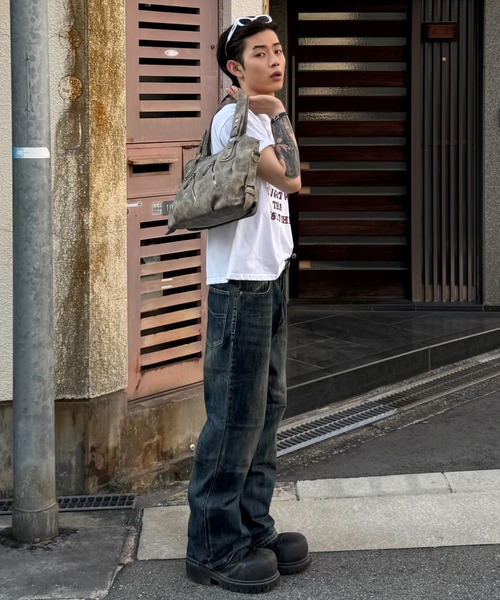 Chikashitsu +(チカシツプラス)の「【Chikashitsu +】oil wash semi flare denim pants / 【チカシツプラス】オイルウォッシュセミフレアデニムパンツ(デニムパンツ・メンズ・ブルー・L/M/S)」の20枚目の写真