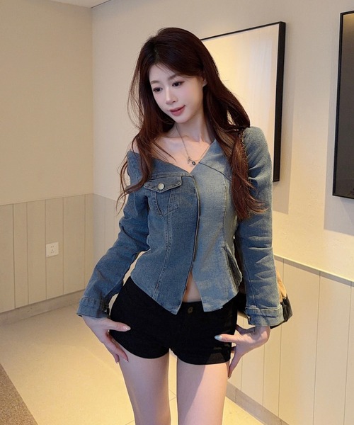 FAVORITO(ファヴォリート)の「オフショルダーVネックデニムトップス(その他トップス・レディース・ブルー・M/L/S)」の11枚目の写真