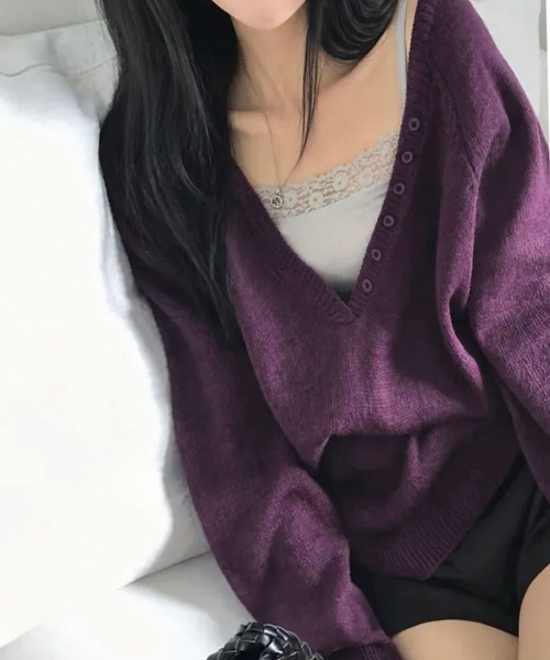 VIVID LADY(ビビッドレディー)の「ヘンリーネック ディープVネック ニットプルオーバー(ニット/セーター・レディース・ブラック/パープル/グレー/カーキ/アイボリー・FREE)」の9枚目の写真