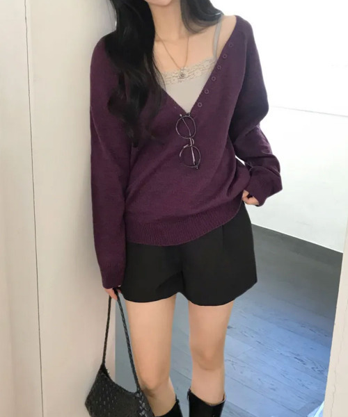 VIVID LADY(ビビッドレディー)の「ヘンリーネック ディープVネック ニットプルオーバー(ニット/セーター・レディース・ブラック/パープル/グレー/カーキ/アイボリー・FREE)」の6枚目の写真
