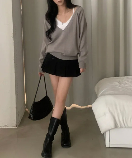VIVID LADY(ビビッドレディー)の「ヘンリーネック ディープVネック ニットプルオーバー(ニット/セーター・レディース・ブラック/パープル/グレー/カーキ/アイボリー・FREE)」の16枚目の写真