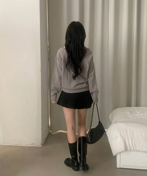 VIVID LADY(ビビッドレディー)の「ヘンリーネック ディープVネック ニットプルオーバー(ニット/セーター・レディース・ブラック/パープル/グレー/カーキ/アイボリー・FREE)」の15枚目の写真