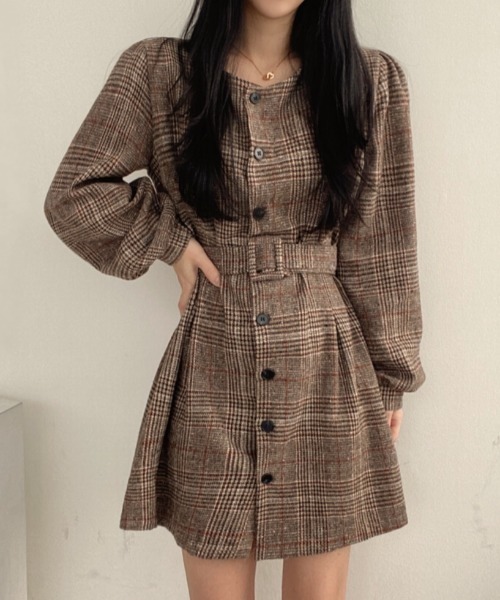 FAVORITO(ファヴォリート)の「チェック柄シングルブレストワンピース(ワンピース・レディース・モカ/ブラック・F)」の1枚目の写真