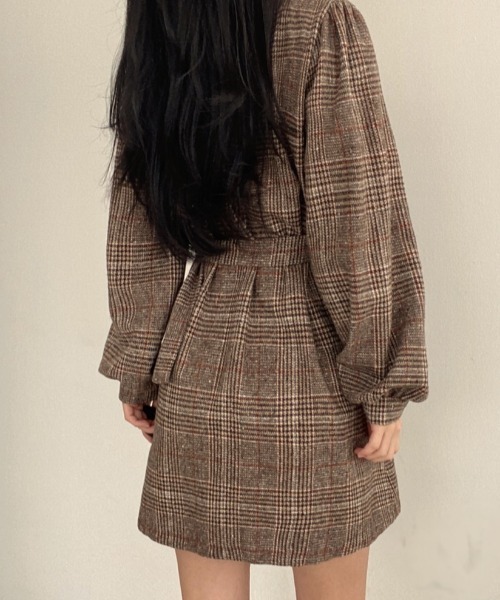 FAVORITO(ファヴォリート)の「チェック柄シングルブレストワンピース(ワンピース・レディース・モカ/ブラック・F)」の3枚目の写真