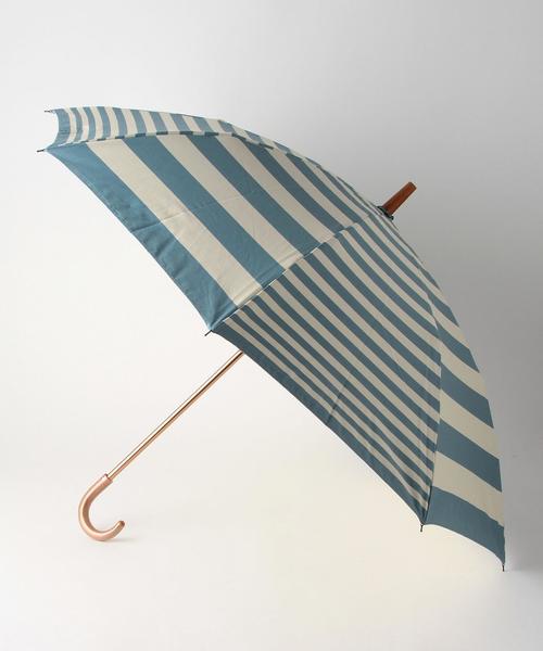 Jewel Changes（ジュエルチェンジズ）の「cocca ランダム ボーダー 折りたたみ 傘 / コッカ / 晴雨兼用 / 日傘 / 雨傘（折りたたみ傘・レディース・ブラック/ライトブルー・FREE）」の2枚目の写真