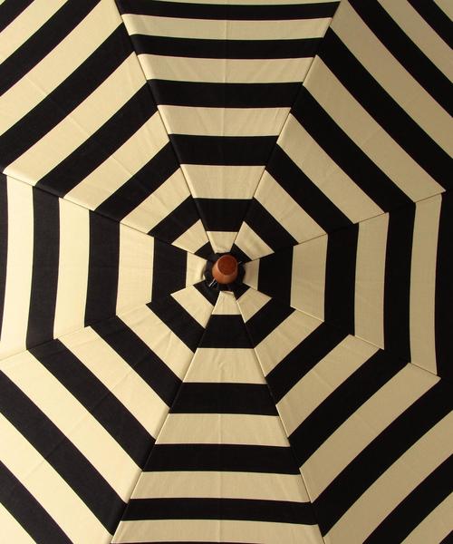 Jewel Changes（ジュエルチェンジズ）の「cocca ランダム ボーダー 折りたたみ 傘 / コッカ / 晴雨兼用 / 日傘 / 雨傘（折りたたみ傘・レディース・ブラック/ライトブルー・FREE）」の3枚目の写真