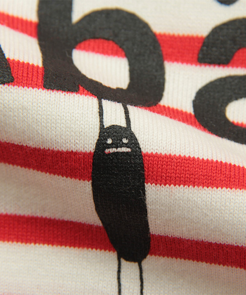 Design Tshirts Store graniph（デザイン　ティーシャツ　ストア　グラニフ）の「ヨークスウィッチドボーダーキッズロングスリーブTシャツ/アバケスクッガシャドー（Tシャツ/カットソー・キッズ・レッド・110/130/100/120/90）」の6枚目の写真