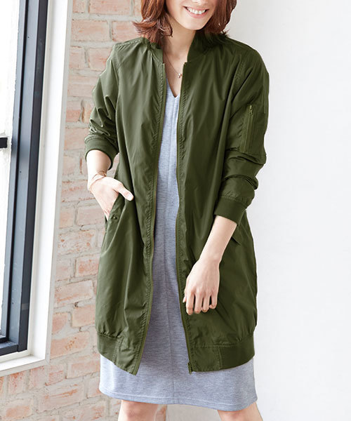 Pierrot(ピエロ)の「MA-1 ロング丈ブルゾン(MA-1・レディース・ブラック/カーキ・M/L)」の1枚目の写真