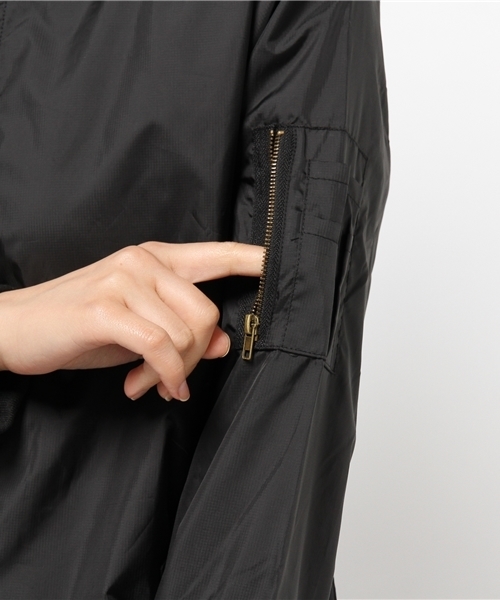 Pierrot(ピエロ)の「MA-1 ロング丈ブルゾン(MA-1・レディース・ブラック/カーキ・M/L)」の8枚目の写真