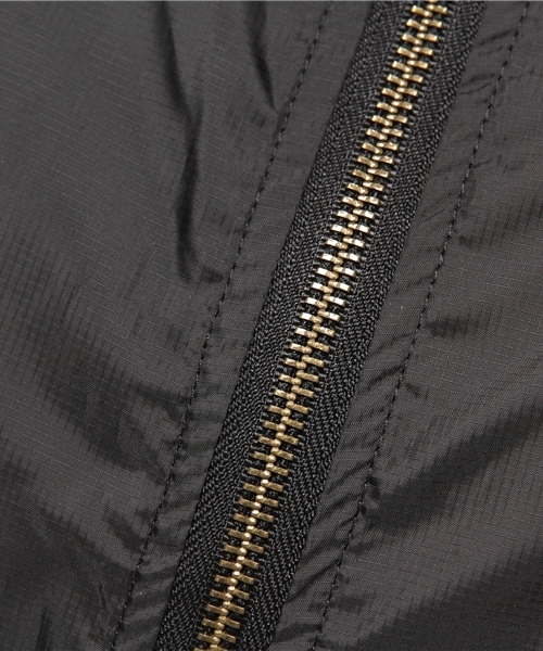 Pierrot(ピエロ)の「MA-1 ロング丈ブルゾン(MA-1・レディース・ブラック/カーキ・M/L)」の12枚目の写真