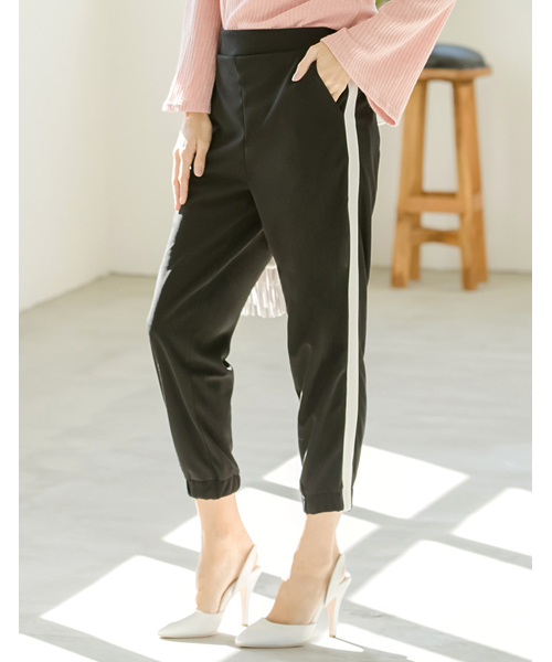 Re:EDIT（リエディ）の「[リエディ]ストレッチオリジナルポンチジョガーパンツ/ボトムス/パンツ/クロップドパンツ（その他パンツ・レディース・モカ/ブルー系その他/ブラック/ワイン/グリーン/ブラック系その他/カーキ/キャメル・LARGE/SMALL/X-LARGE/MEDIUM）」の3枚目の写真