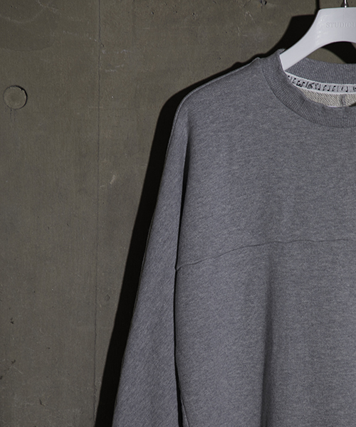 NUMBER (N)INE(ナンバーナイン)の「【NUMBER (N)INE】≪STUDIOUS限定≫別注コーマスウェットプルオーバー(スウェット・メンズ・トップグレー/サンドベージュ/ブラック/グレー/ベージュ・2/1/3)」の13枚目の写真