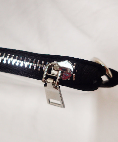 shopnikoniko(ショップニコニコ)の「サコッシュクリアバッグビニールバッグ(ショルダーバッグ・レディース・ブラック・フリー)」の6枚目の写真