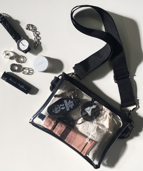 shopnikoniko(ショップニコニコ)の「サコッシュクリアバッグビニールバッグ(ショルダーバッグ・レディース・ブラック・フリー)」の12枚目の写真