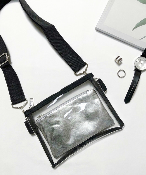 shopnikoniko(ショップニコニコ)の「サコッシュクリアバッグビニールバッグ(ショルダーバッグ・レディース・ブラック・フリー)」の11枚目の写真