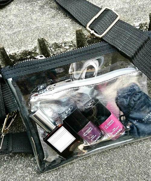 shopnikoniko(ショップニコニコ)の「サコッシュクリアバッグビニールバッグ(ショルダーバッグ・レディース・ブラック・フリー)」の22枚目の写真