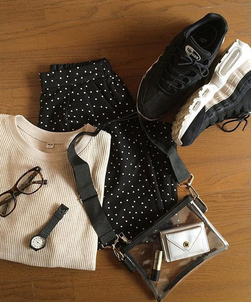 shopnikoniko(ショップニコニコ)の「サコッシュクリアバッグビニールバッグ(ショルダーバッグ・レディース・ブラック・フリー)」の15枚目の写真