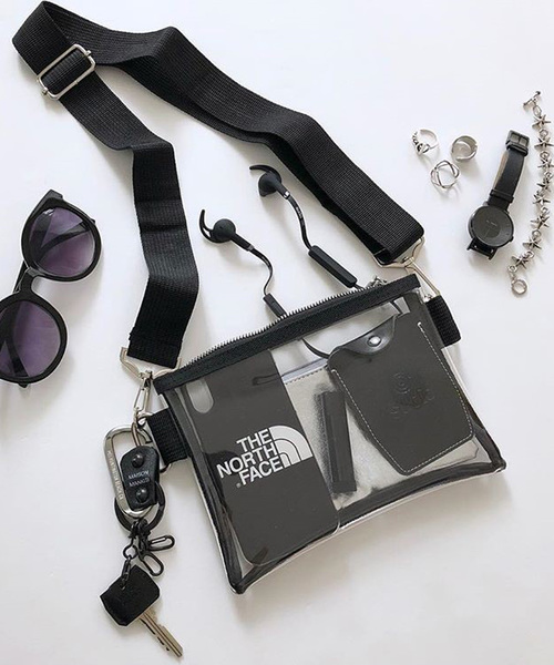 shopnikoniko(ショップニコニコ)の「サコッシュクリアバッグビニールバッグ(ショルダーバッグ・レディース・ブラック・フリー)」の14枚目の写真