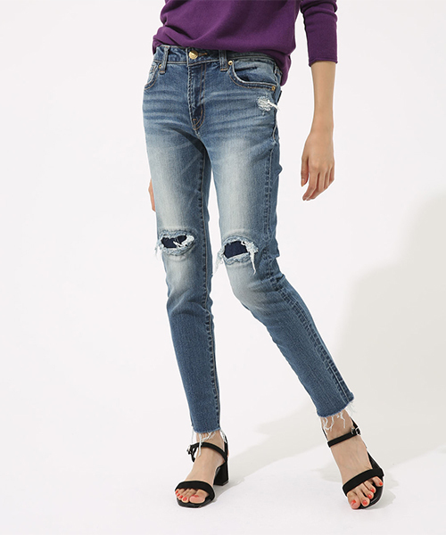 AZUL by moussy（アズールバイマウジー）の「【20190912販売禁止】リペアデニムスキニー（デニムパンツ・レディース・ダークブルー/ブルー・SMALL/X-SMALL/MEDIUM/LARGE）」の2枚目の写真
