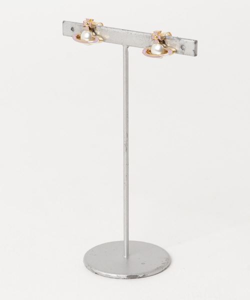 Vivienne Westwood(ヴィヴィアンウエストウッド)の「BE1654/IRIS BAS RELIEF EARRINGS(ピアス(両耳用)・レディース・ゴールド/ピンクゴールド/ライラック/シルバー・FREE)」の3枚目の写真