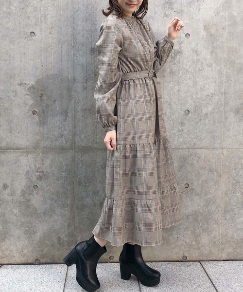 one after another NICE CLAUP（ワンアフターアナザーナイスクラップ）の「【ZOZO限定】スタンドカラーティアードロングワンピース（ワンピース・レディース・ブラック系その他/ブラウン系その他/ベージュ系その他/その他/モカ・FREE）」の5枚目の写真