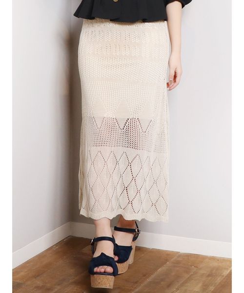 dazzlin（ダズリン）の「カギバリクロシェレースマキシスカート【かぎ針編み】（スカート・レディース・ブラック/ベージュ/グレー/オフホワイト・FREE）」の4枚目の写真