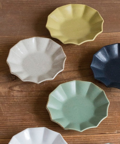 GEORGE'S（ジョージズ）の「プリーツ丸小皿（食器・レディース・ネイビー/モスグリーン/マスタード/ベージュ・FREE）」の9枚目の写真