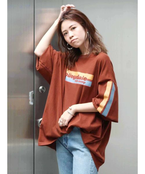 Ungrid(アングリッド)の「CollegedaleロゴロングスリーブTee(Tシャツ/カットソー・レディース・ネイビー/ブラウン/オフホワイト・FREE)」の3枚目の写真
