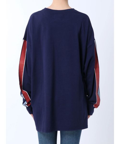 Ungrid(アングリッド)の「CollegedaleロゴロングスリーブTee(Tシャツ/カットソー・レディース・ネイビー/ブラウン/オフホワイト・FREE)」の17枚目の写真