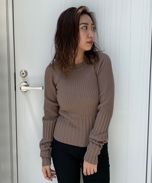 ENVYM（アンビー）の「ロングスリーブリブＫＮＩＴ（ニット/セーター・レディース・ホワイト/ブラック/ベージュ・FREE）」の3枚目の写真