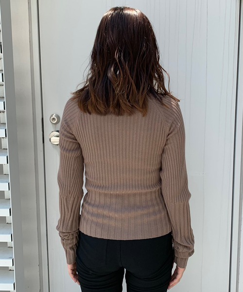 ENVYM（アンビー）の「ロングスリーブリブＫＮＩＴ（ニット/セーター・レディース・ホワイト/ブラック/ベージュ・FREE）」の11枚目の写真