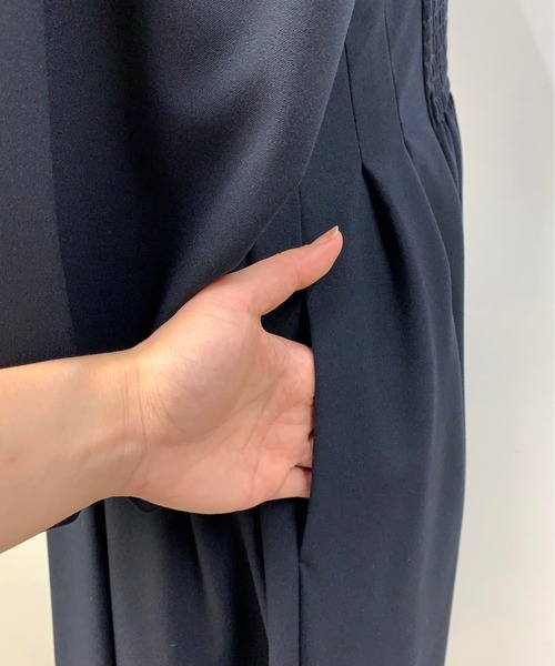 PICCIN(ピッチン)の「オープンショルダーワンピース(ワンピース・レディース・ネイビー/カーキ・MEDIUM)」の9枚目の写真