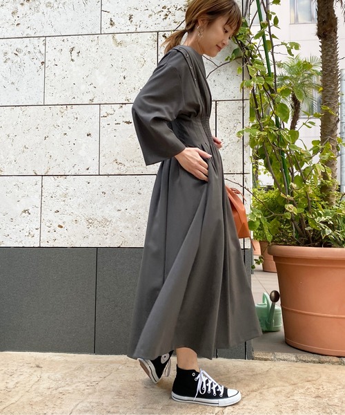 PICCIN(ピッチン)の「オープンショルダーワンピース(ワンピース・レディース・ネイビー/カーキ・MEDIUM)」の20枚目の写真