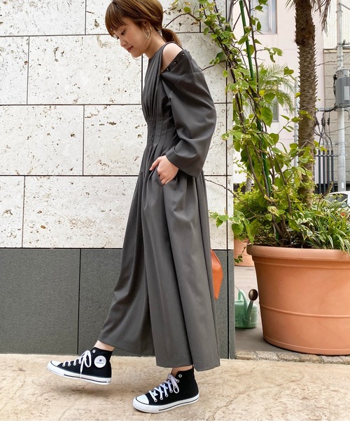 PICCIN(ピッチン)の「オープンショルダーワンピース(ワンピース・レディース・ネイビー/カーキ・MEDIUM)」の12枚目の写真