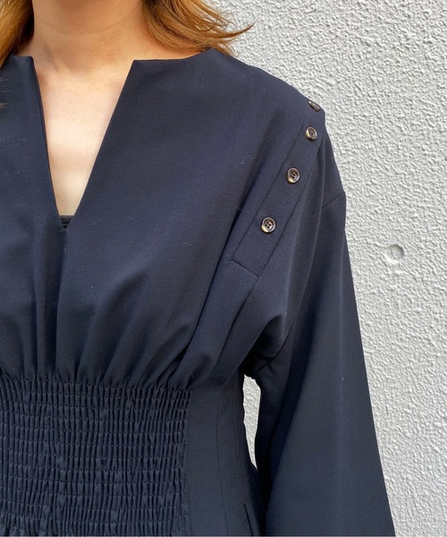 PICCIN(ピッチン)の「オープンショルダーワンピース(ワンピース・レディース・ネイビー/カーキ・MEDIUM)」の6枚目の写真