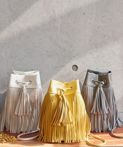 KOBE LETTUCE（コウベレタス）の「フリンジラウンドバッグ（ハンドバッグ・レディース・アイボリー/グレー/イエロー/グレイッシュベージュ・FREE）」の12枚目の写真