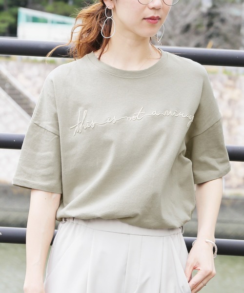 reca（レカ）の「筆記体刺繍半袖 ロゴT（Tシャツ/カットソー・レディース・ホワイト/ブラック/アイボリー/グリーン系その他・FREE）」の4枚目の写真