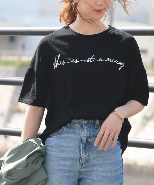 reca（レカ）の「筆記体刺繍半袖 ロゴT（Tシャツ/カットソー・レディース・ホワイト/ブラック/アイボリー/グリーン系その他・FREE）」の3枚目の写真
