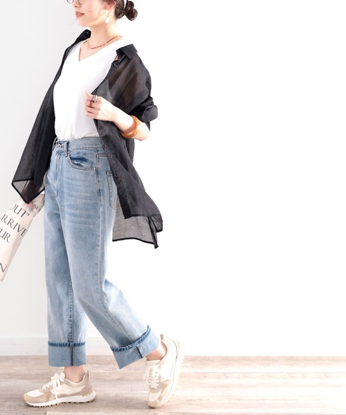 classicalelf(クラシカルエルフ)の「上品な光沢感。シアー素材ビッグシャツ(長袖)(シャツ/ブラウス・レディース・ブラック/オフホワイト/ライトベージュ/ブラウン/パープル/ライトカーキ/ライラック/チャコールグレー・MEDIUM/LARGE/X-LARGE/SMALL)」の15枚目の写真