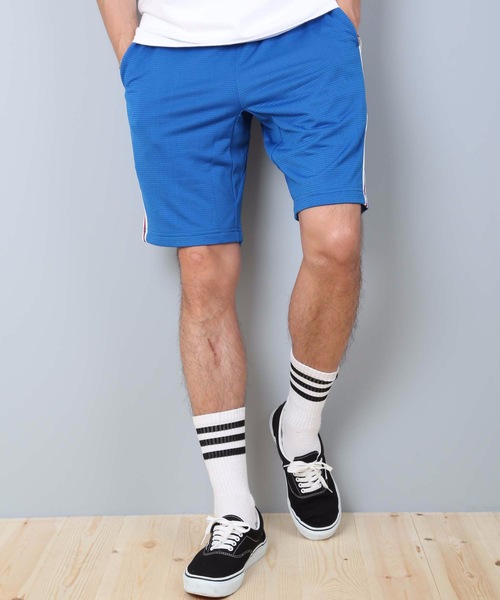 Champion(チャンピオン)の「【CHAMPION/チャンピオン】サイドテープショーツ C3-RS504 吸汗・速乾性 COOLで快適な状態を保つ「C VAPOR」を採用(スウェットパンツ・メンズ・グレー/ブラック/ブルー/レッド・LARGE/MEDIUM/X-LARGE)」の6枚目の写真